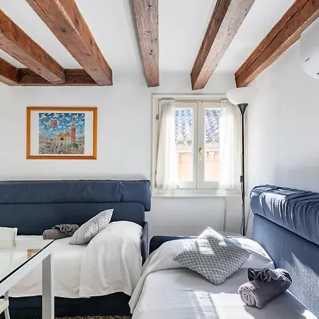 Ihomes Rialto-corte Del Calice 2 *